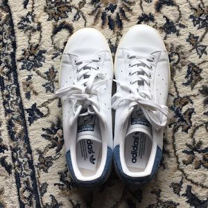 Adidas Stan Smith tennis shoes